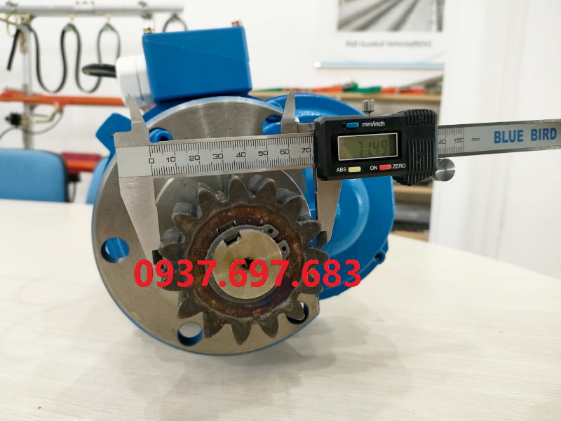 Công ty TNHH MTT Hàn Quốc Motor Hyundai dầm biên cầu trục 1.5kWx4P 